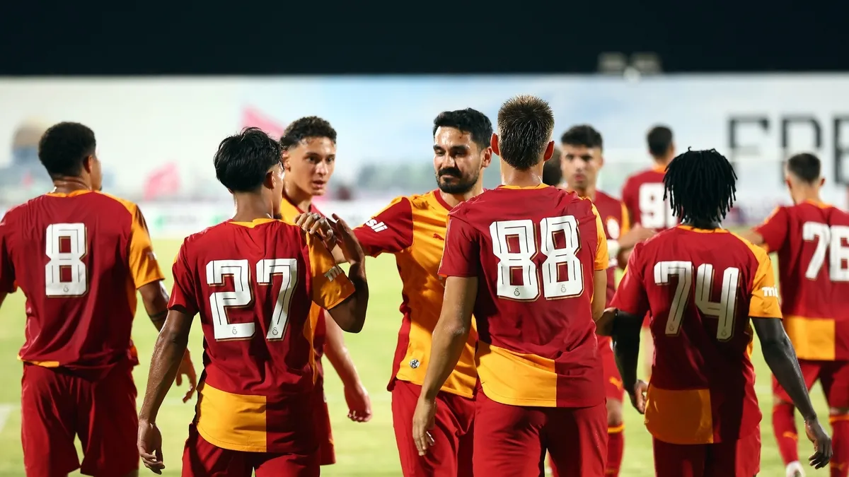 "Galatasaray hazırlık maçı hangi kanalda canlı izle?" ve "GS Monza maçı şifresiz mi?" sorularına yanıt arıyor. "GS Monza maçı hangi kanalda?