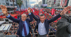 Özgür Özel kanadı, kuruluş çalışmalarını son aşamaya getirirken, yeni partiye ilk tepkiler de geliyor. Özgür Özel, 21 Temmuz'da grup toplant