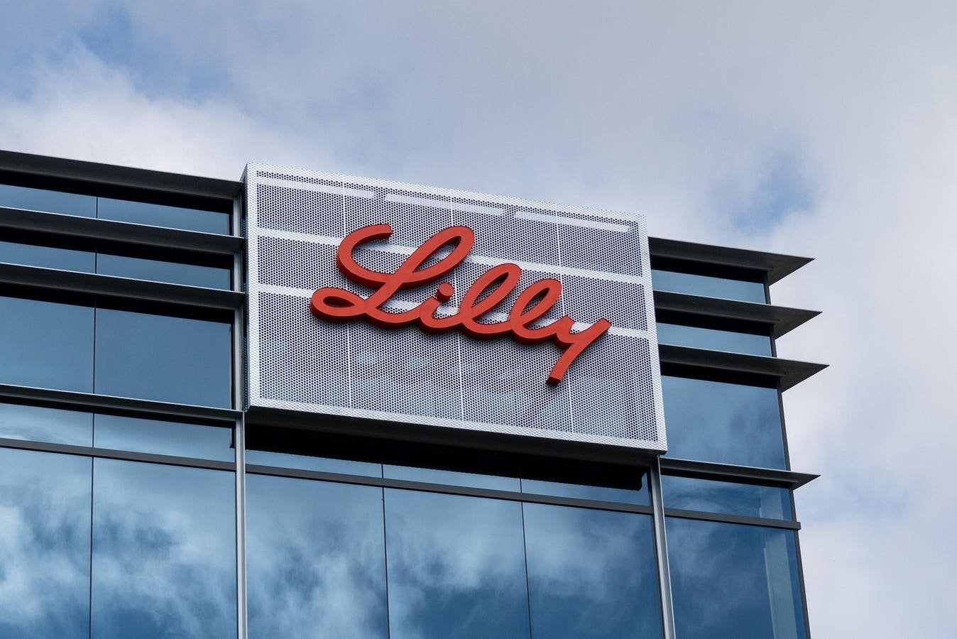 Eli Lilly, the GLP-1 maker behind Mounjaro and Zepbound, said it would file for Food and Drug Administration approval of its powerful retatr
