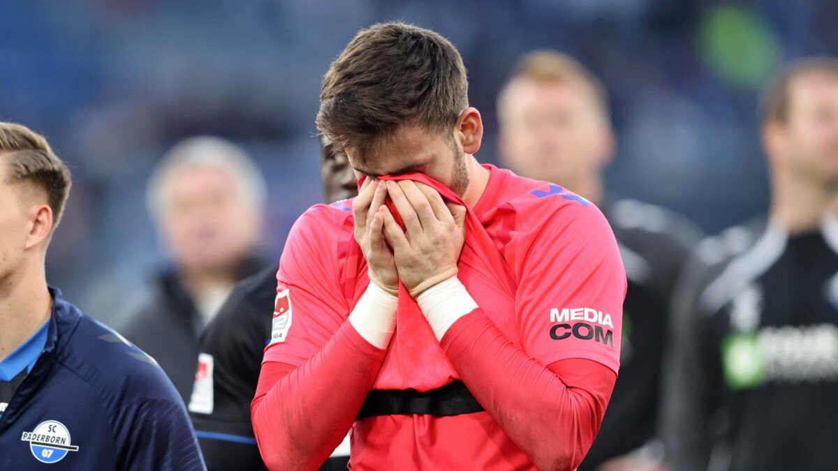 Es ist eine Schocknachricht für den VfB Stuttgart: Dennis Seimen fällt monatelang aus. Dennis #Seimen und Justin #Diehl fallen längerfristi