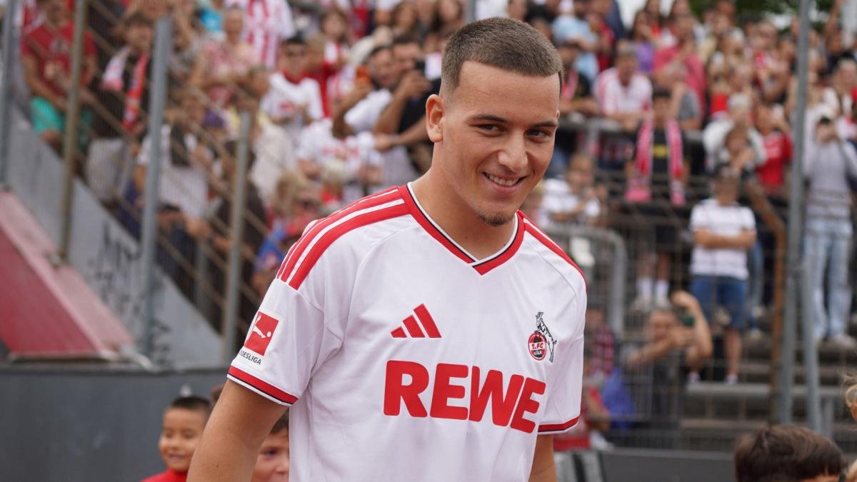 Menü Suche Home Home Mein FT Mein FT Spiele Spiele TV TV-Programm Tabelle Tabelle Spieler Spieler Weltmeisterschaft Weltmeisterschaft Kommen