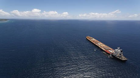 Fars News Agency reported that an oil tanker attributed to the Iranian fleet was able, a short while ago, to cross what it described as the