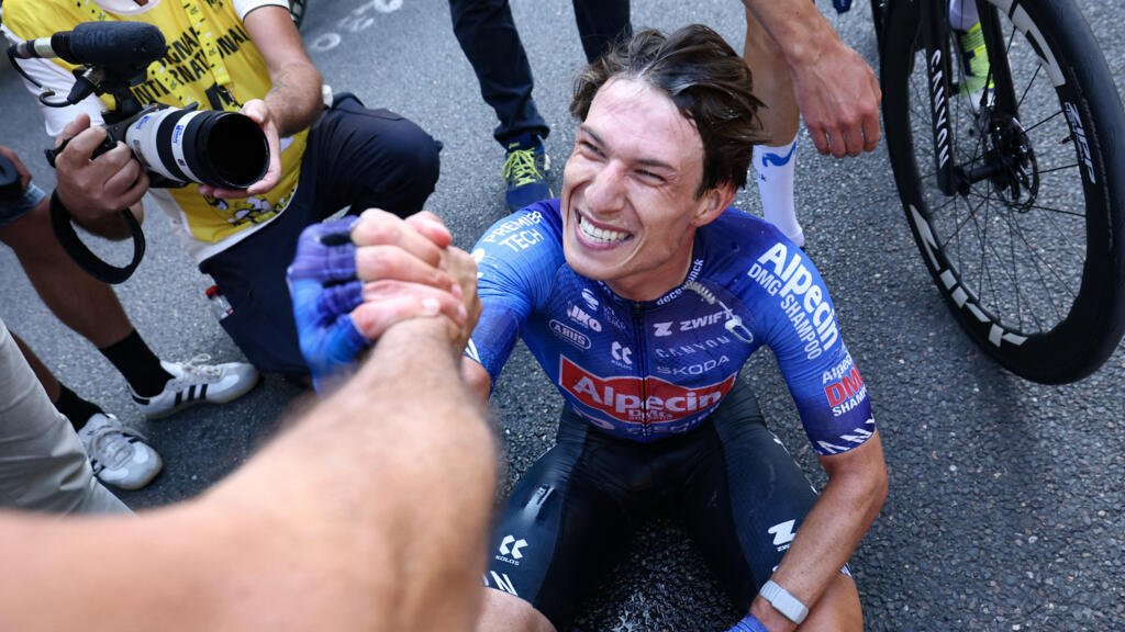 Tour de France : Jasper Philipsen ouvre son compteur de victoire lors de la 17e étape France 24 Tour de France : Jasper Philipsen ouvre son 