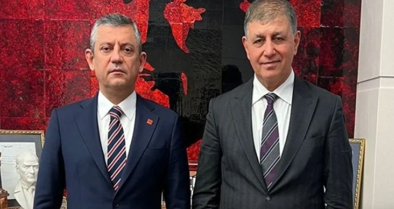 Kemal Kılıçdaroğlu'nun mahkeme kararıyla yeniden CHP'nin başına geçmesinin ardından partisinden istifa eden İzmir Büyükşehir Belediye Başkan