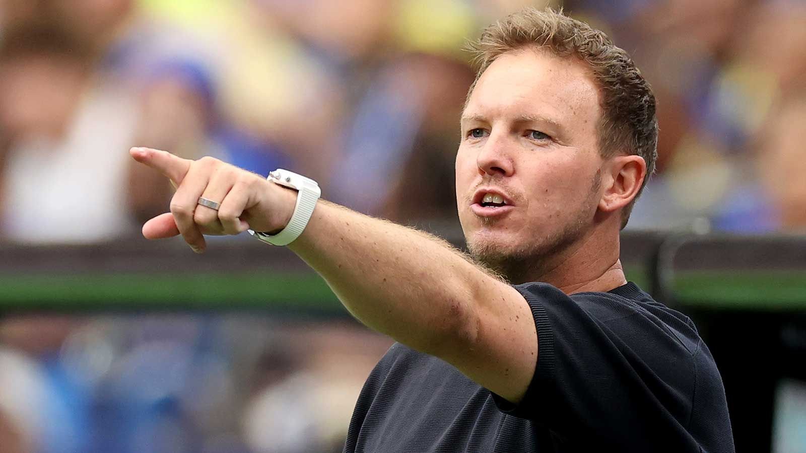Nach seinem Aus als Trainer des DFB-Teams könnte Julian Nagelsmann möglicherweise früher als erwartet an die Seitenlinie zurückkehren.. Nage