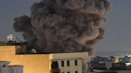 الجيش الأمريكي يعلن شن ضربات جديدة على إيران لليلة الـ 12 على التوالي. بلومبرغ: برنهام يوافق على استمرار استخدام القواعد البريطانية في الضرب