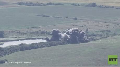 Les chasseurs russes Su-34 ciblent les positions des forces ukrainiennes dans la République de Donetsk et dans l'oblast de Kharkov. Le minis