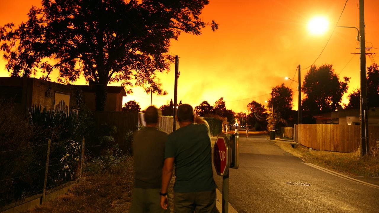 Waldbrände in Frankreich und Spanien Tausende Menschen vor Flammen in Sicherheit gebracht Stand: 23.07.2026 • 08:41 Uhr. Auch in Spanien und