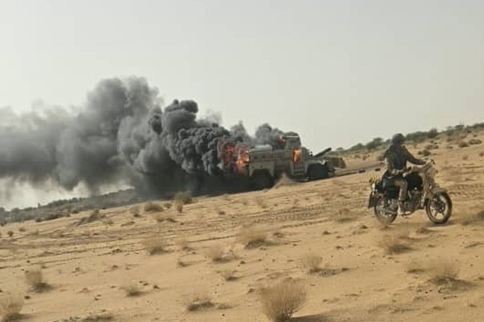 Plus de 50 morts et 24 capturés lors d'une attaque contre un convoi de l'armée malienne Actualités | Al Jazeera Sauter les liens Diffusion