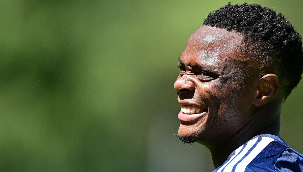 Bevor Daka den HSV-Bossen sein Ja-Wort gab, hatte er sich intensiv über den Verein informiert. Daka trainiert seit Mittwoch mit den neuen HS