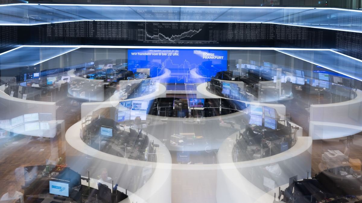 Gewinnmitnahmen bei Chipwerten als Reaktion auf einen enttäuschenden Ausblick von STMicroelectronics setzten dem Aktienmarkt ebenfalls zu. F
